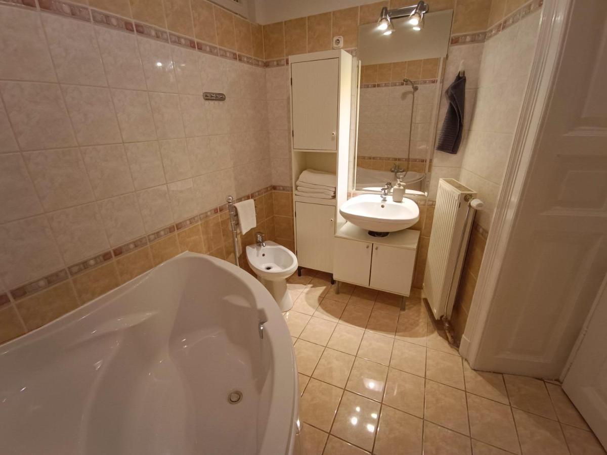 R171 Elitehost Raday Apartment Budapest Exteriör bild